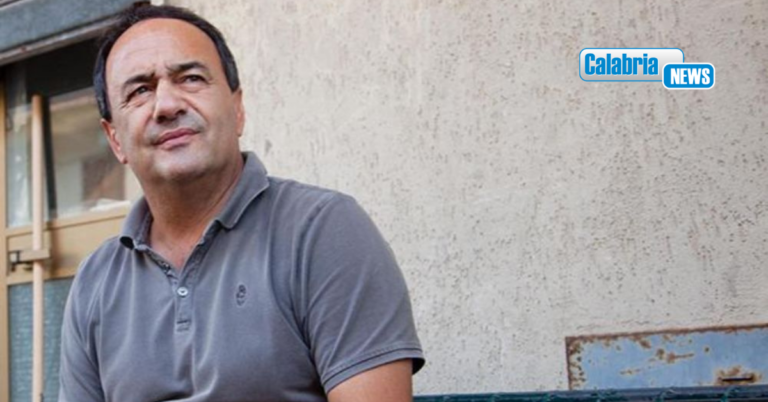 Corte d’Appello di Reggio sospende efficacia della decadenza, Mimmo Lucano torna sindaco di Riace