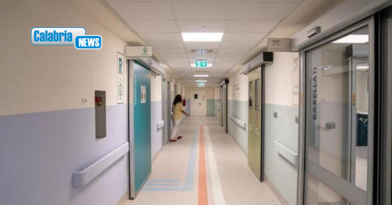 Bimbo di 18 mesi morto in ospedale a Catanzaro, cos’è il ‘Clostridium difficile’ e come si trasmette