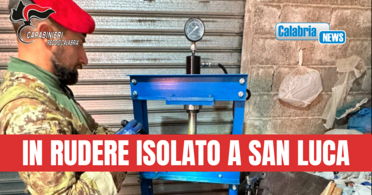 VIDEO-Laboratorio per la lavorazione della cocaina scoperto dai Carabinieri in Aspromonte