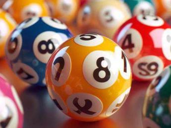 SuperEnalotto, numeri combinazione vincente oggi 4 luglio