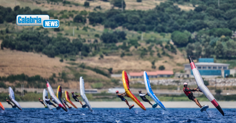 WingFoil Racing World Cup: Tomasi guida la classifica, domenica 12 luglio il gran finale a Gizzeria