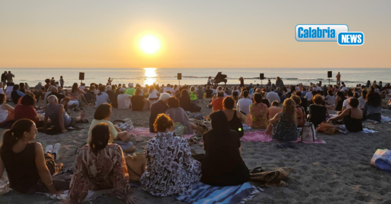 Al via il “Mese dei Bronzi”: grande partecipazione all’evento all’alba di Capo Bruzzano