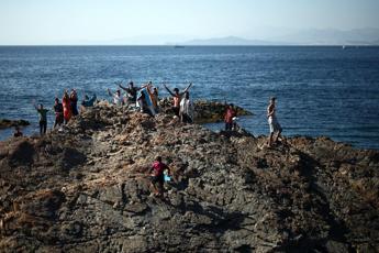 Crisi Ceuta, Piantedosi: “Controlli alla frontiera non sono contro la Spagna. Basta tabù, hub rimpatri in Paesi terzi”