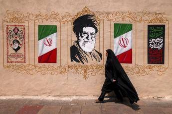 Iran, Teheran accusa Usa: “Rinnegato accordo di giugno, ma se rispettano impegni faremo lo stesso”