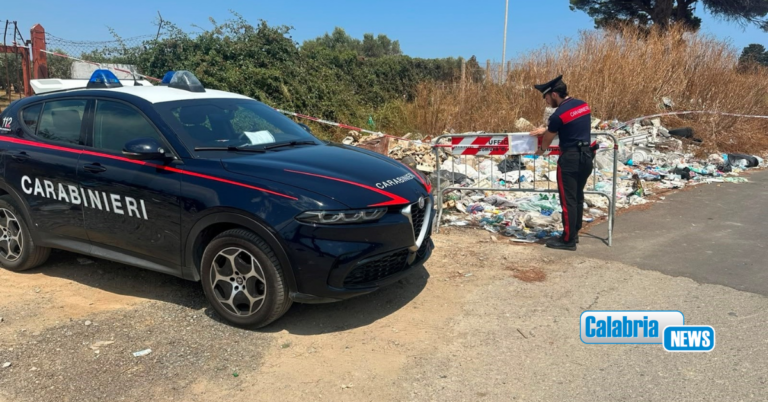 Scoperta e sequestrata una discarica abusiva a poca distanza dal centro abitato di Isola Capo Rizzuto
