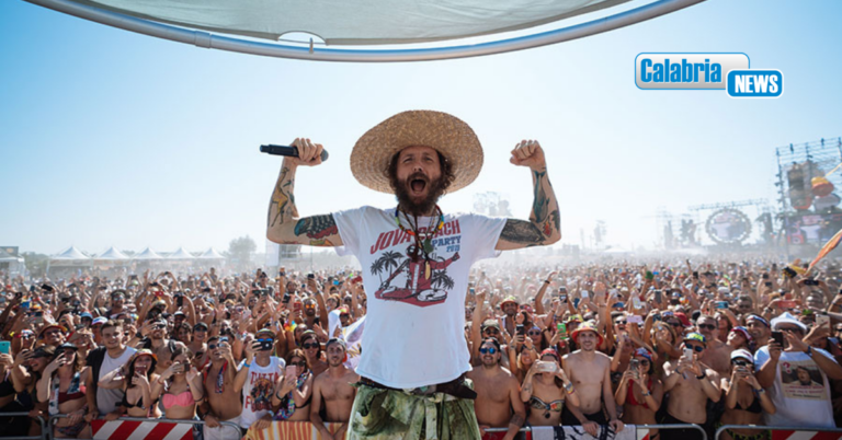 Concerto di Jovanotti a Catanzaro, 6 treni straordinari: corse da Lamezia fino a Crotone e da Lido a Roccella
