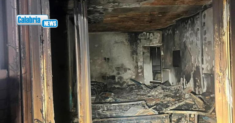 Famiglia ferita in esplosione in B&B a Mileto: morto il padre, ancora gravi la moglie e la figlia