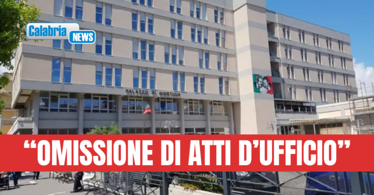 Amianto non bonificato, indagati il sindaco di Cotronei (attuale presidente provincia) e il predecessore