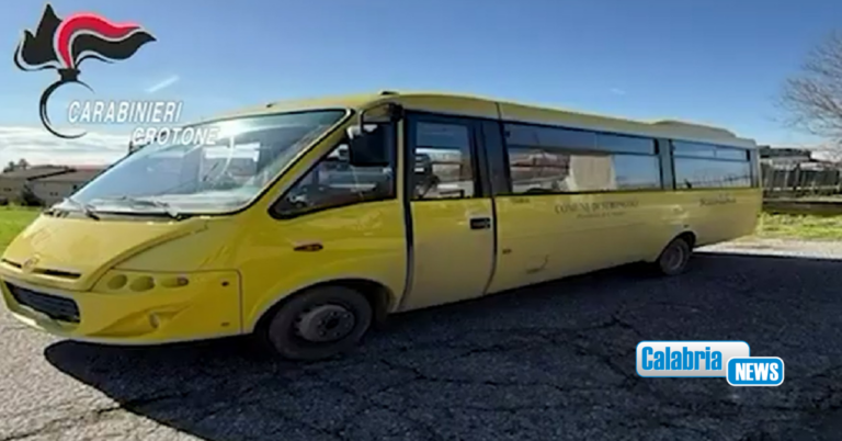 VIDEO-Illeciti per acquisto scuolabus per disabili: tre avvisi di garanzia a Strongoli