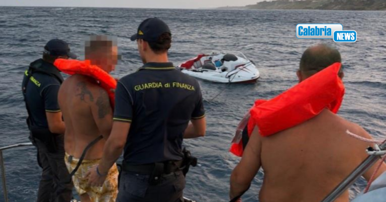 Isola Capo Rizzuto, diportisti rischiano naufragio: salvati dalla Sezione Operativa Navale di Crotone