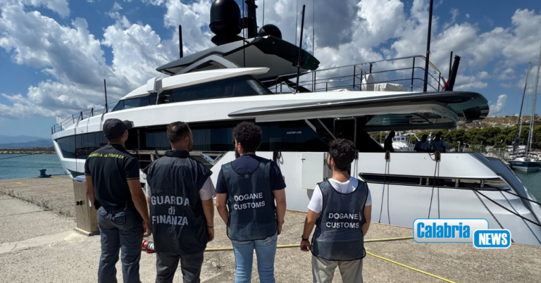 Evasione fiscale da oltre 2 milioni, GdiF e Agenzia Dogane sequestrano yacht di lusso in Calabria