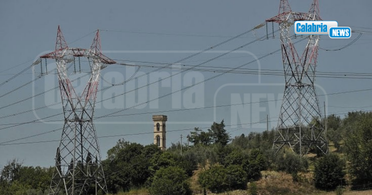 Aumenti luce, gas e altri combustibili: In Calabria 81 milioni di extracosti per piccole imprese e 41 per famiglie