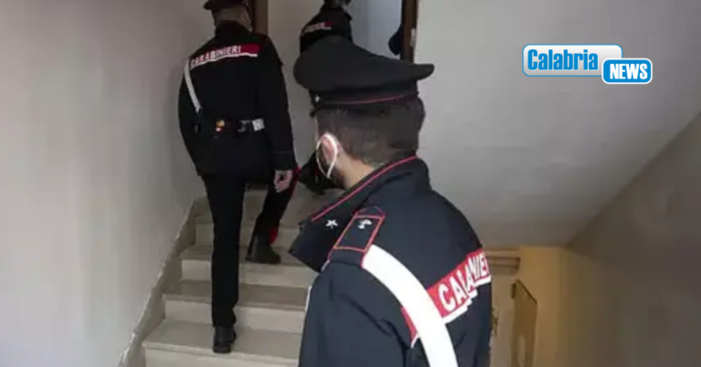 Presunti abusi sessuali su una minorenne: arrestati la madre e il compagno nel Cosentino