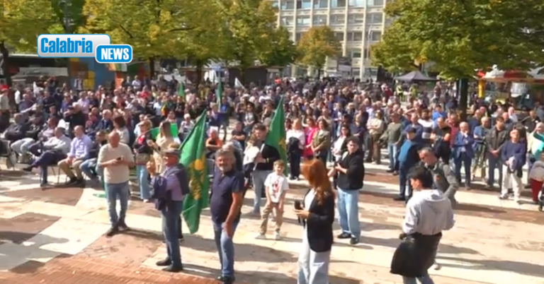 Agricoltori e autotrasportatori uniti contro il caro carburante: sit-in nazionale oggi a Cosenza