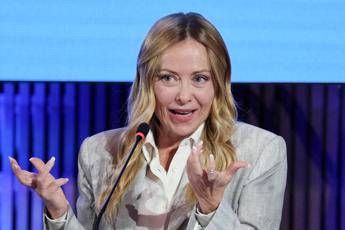 Caro carburanti, Meloni: “Pronti a intervenire con accise mobili”