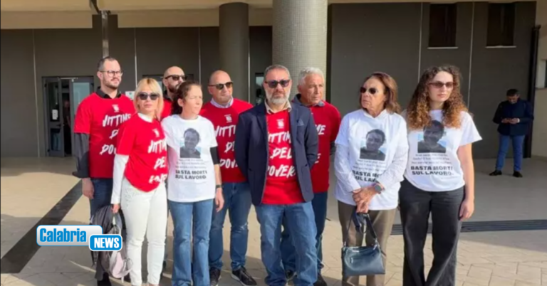 Sit in davanti Tribunale Castrovillari dei familiari dell’operaio morto sul lavoro, ‘speriamo di avere giustizia’