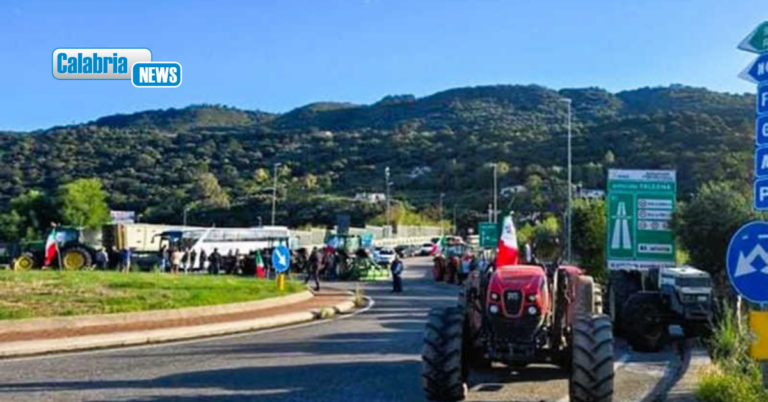 Tir sbloccati ma in Calabria ancora attivi alcuni presidi di agricoltori: ecco dove