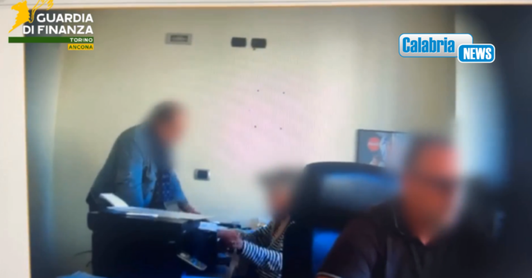 VIDEO-Frode Iva internazionale su materie plastiche anche in Calabria, 18 misure cautelari