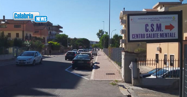 Crotone, primario dell’Asp indagato per presunta truffa allo Stato: perquisiti ambulatorio e abitazione