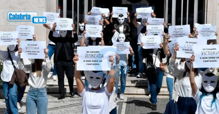 Lettera a Calabrianews: Dipendente ‘Konecta” a Occhiuto “Abbiamo bisogno di aiuto, a breve senza stipendio”
