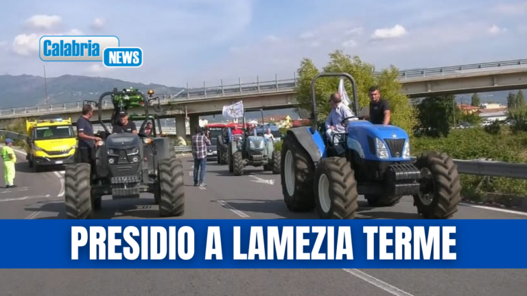 Prosegue protesta agricoltori in Calabria: Carovana trattori tra ingresso aeroporto e Statale 280