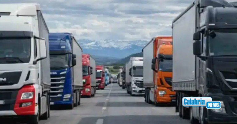 Carburanti, Pd Calabria: “Meloni non sta affrontando l’emergenza, il Sud non può aspettare il 27 ottobre”