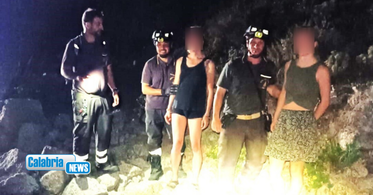 Capo Vaticano, due turiste tedesche bloccate su sentiero verso il faro: tratte in salvo dai Vigili del fuoco