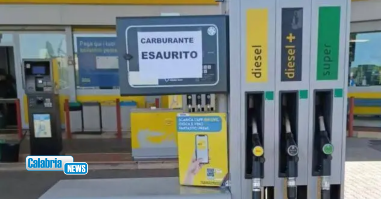 Emergenza carburanti a Cosenza, distributori a secco e mobilità in tilt. Proteste in arrivo in tutta la Calabria