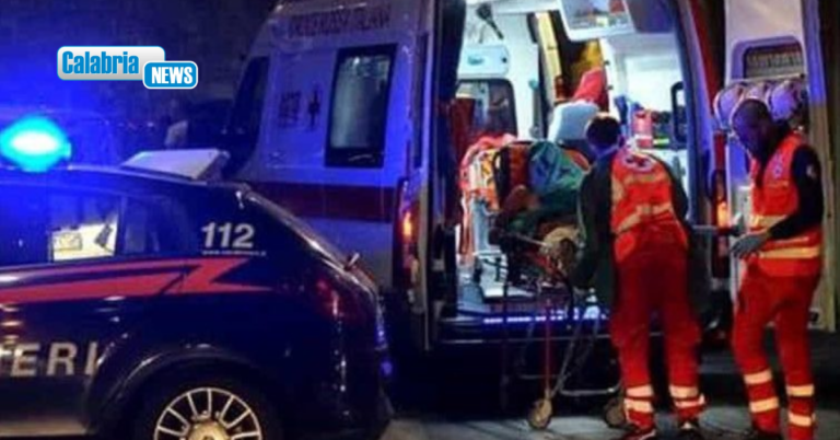 Cassano allo Ionio, agguato in Calabria: uccisa la moglie di un boss, lui ferito gravemente